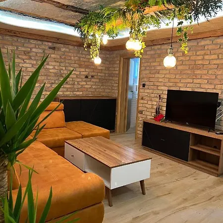 Apartament Pizzeria Actros