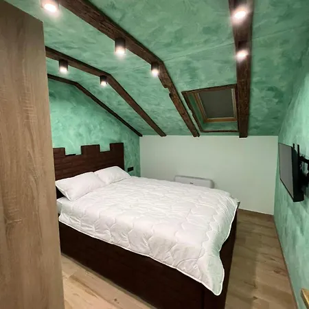 Apartament Pizzeria Actros